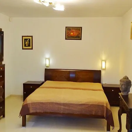 Kafedral Apartman *
